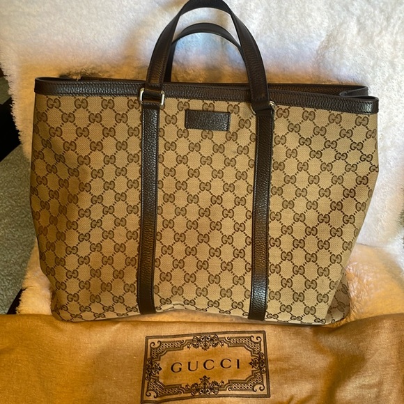 Authentic Gucci tote like new - Picture 1 of 3